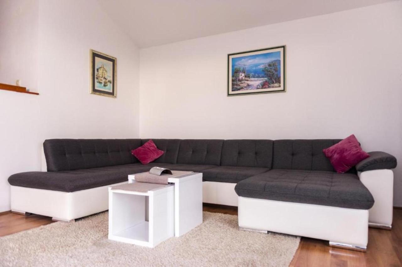 Cartolina Di Mare Apartment Подстрана Екстериор снимка