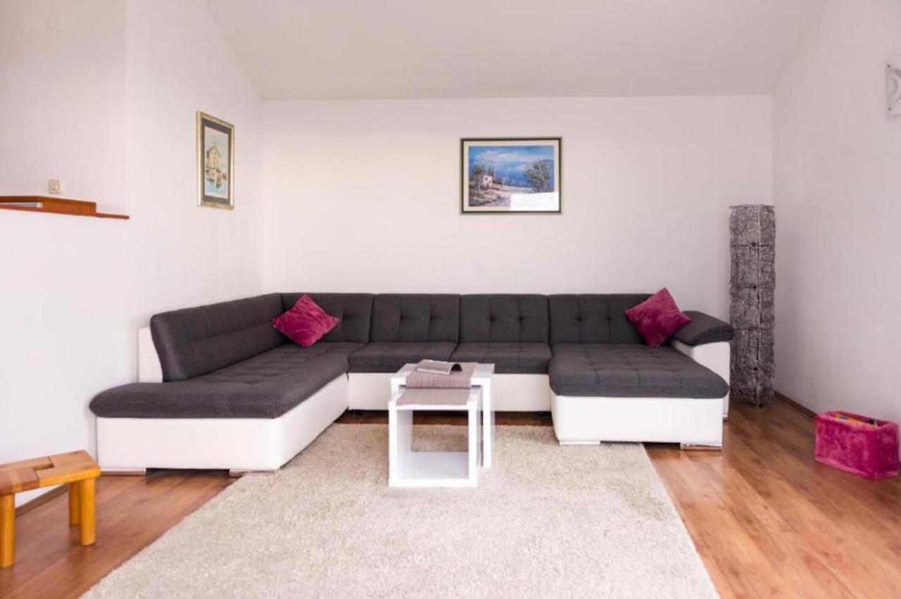 Cartolina Di Mare Apartment Подстрана Екстериор снимка